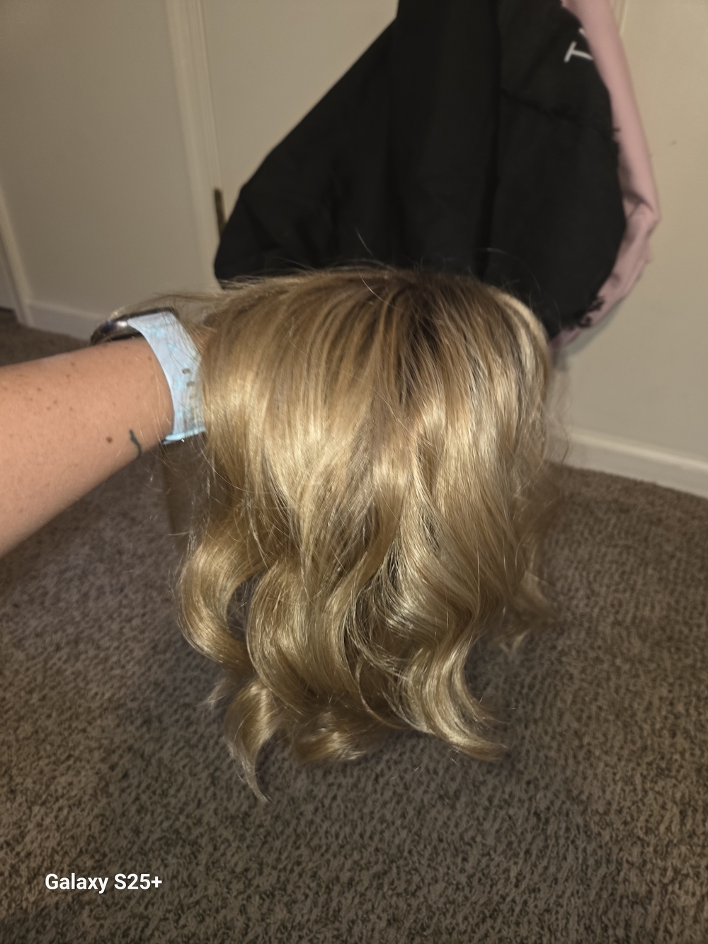 Paula Young -Deirdre Women's Blonde Wavy Wig - Picture 4 of 7